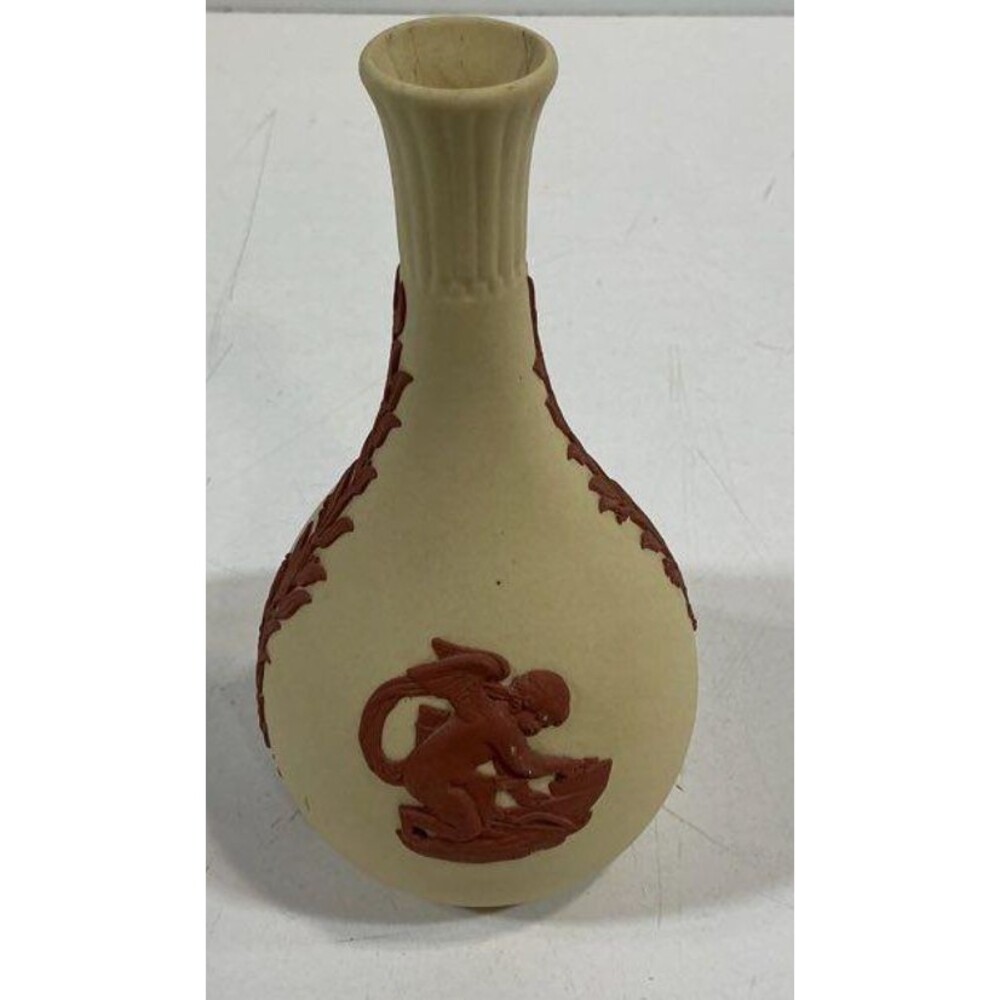 Wedgwood Collectors Society Terracotta on Primrose Yellow Jasperware Bud Vase 5"